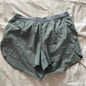 Lululemon Fast and Free Shorts 3 Inch, Size 8: Storm Gray